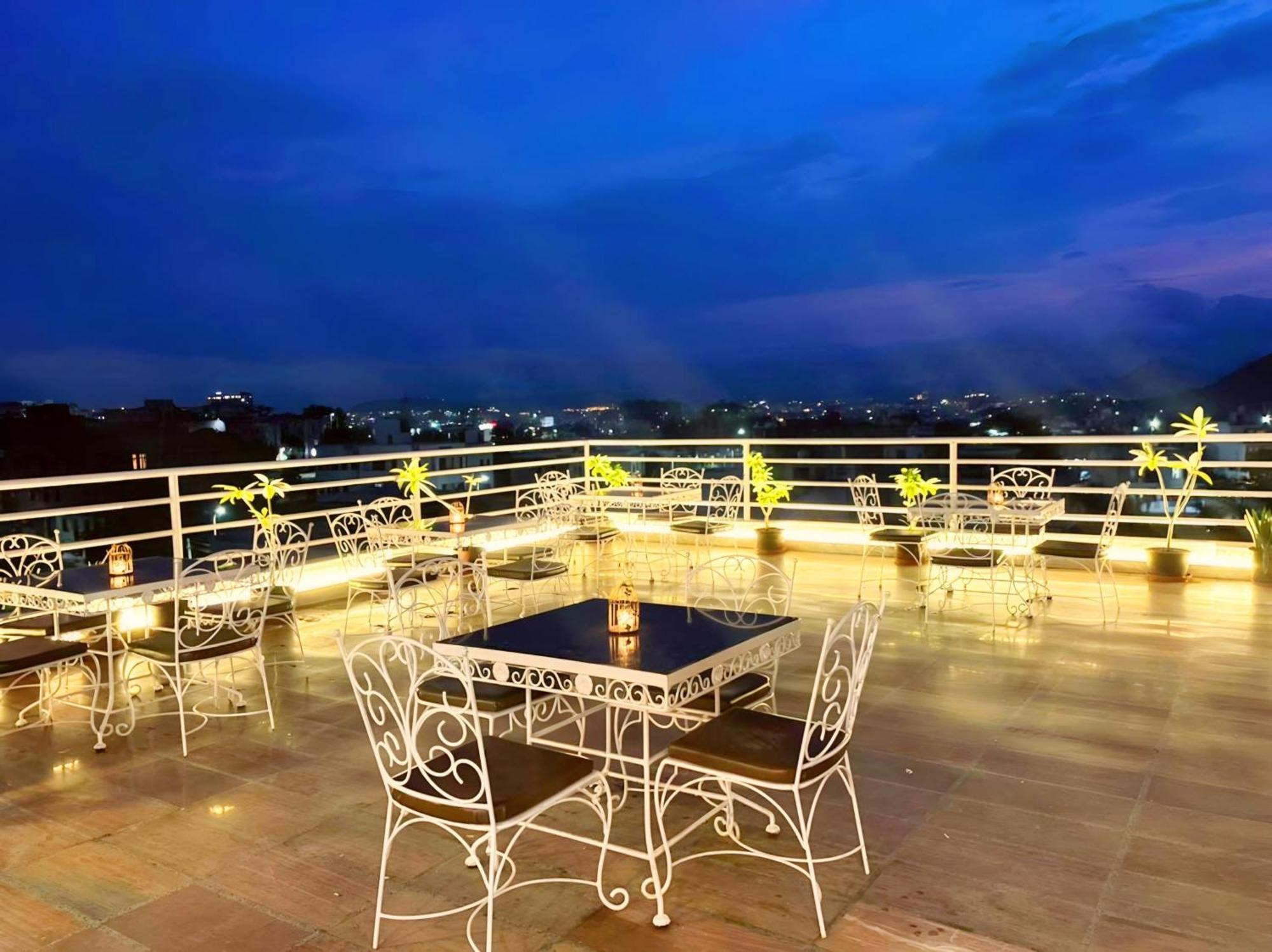 אודייפור Hotel The Celebration By Amod Best Hotel & Rooftop מראה חיצוני תמונה